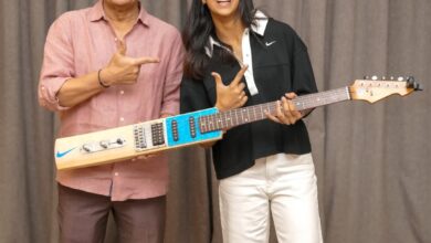 Photo of सुनील गावस्कर ने निभाया वादा, जेमिमा रोड्रिग्स को दिया अनोखा ‘बैटार’ गिफ्ट