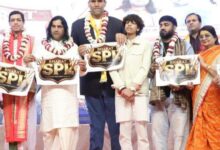 Photo of देवकीनंदन महाराज ने सनातन प्रीमियर लीग का लोगो और पोस्टर किया लॉन्च