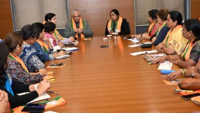 Photo of भाजपा महिला मोर्चा की बैठक में कार्यकर्ताओं को सक्रिय करने पर जोर
