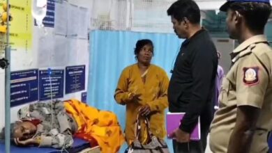 Photo of तमिलनाडुः पदयात्रा कर रहे श्रद्धालुओं की भीड़ में घुसी कार, 4 महिलाओं की मौके पर मौत