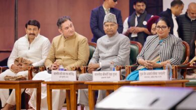 Photo of मुख्यमंत्री रेखा ने रामकथा मंच से दिया विश्व शांति का संदेश, एक माह का वेतन किया समर्पित