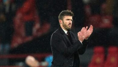 Photo of मैनचेस्टर यूनाइटेड ने माइकल कैरिक को सीजन के अंत तक हेड कोच नियुक्त किया