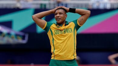 Photo of एसए20 में बार्टमैन का तूफ़ानी प्रदर्शन: हैट्रिक और 5 विकेट से पार्ल रॉयल्स प्लेऑफ़ में