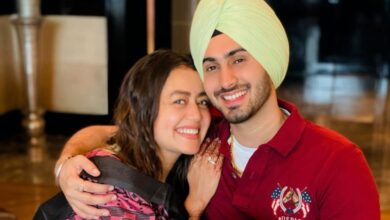 Photo of नेहा कक्कड़ ने तलाक की अफवाहों पर दी प्रतिक्रिया, पति को न घसीटने की अपील