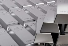 Photo of एमसीएक्स पर सिल्वर फ्यूचर्स 15 फीसदी टूटा, अंतरराष्ट्रीय बाजार में भी लुढ़की चांदी