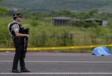 Photo of मेक्सिको में फुटबॉल मैदान पर बंदूकधारियों ने की अंधाधुंध फायरिंग