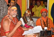 Photo of अविमुक्तेश्वरानंद ने गाय काे राज्यमाता का दर्जा देने और यूपी से गाेमांस निर्यात पर प्रतिबंध लगाने के लिए याेगी सरकार काे दिया 40 दिन का अल्टीमेटम