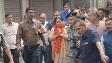 Photo of कोलकाता के कालीघाट पहुंची दिल्ली की मुख्यमंत्री रेखा गुप्ता, की पूजा-अर्चना