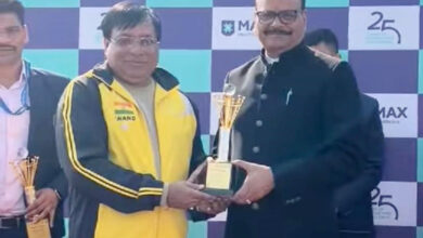 Photo of डॉ. आनंद किशोर पाण्डेय खेल सुविधा प्रबंधन में उल्लेखनीय योगदान के लिए सम्मानित