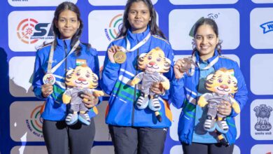 Photo of एयर राइफल में एलावेनिल का स्वर्ण, शांभवी एशियाई जूनियर रिकॉर्ड के साथ शीर्ष पर