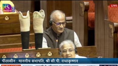 Photo of राजनीतिक हिंसा किसी भी रूप में लोकतंत्र के खिलाफः सदानंदन