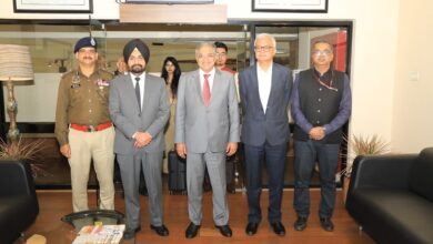 Photo of मुख्य निर्वाचन आयुक्त ज्ञानेश कुमार के नेतृत्व में गुवाहाटी पहुंची आयोग की टीम