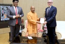 Photo of सिंगापुर की कम्पनी ‘एपी मोलर माएर्स्क के प्रमुख ने की मुख्यमंत्री योगी से मुलाकात, निवेश विस्तार पर हुई चर्चा
