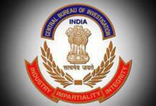 Photo of सीबीआई ने आयुध निर्माणी सेवा अधिकारी के ठिकानों की ली तलाशी, लगभग 55 लाख रुपये के गहने और नकदी जब्त