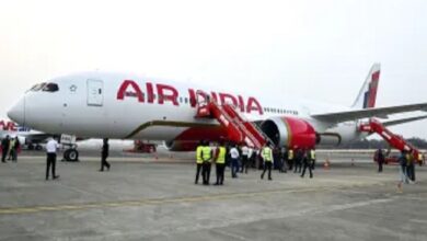 Photo of फ्यूल स्विच में आई खराबी, लंदन से बेंगलुरु आ रही एयर इंडिया 787 फ्लाइट की रोकी गई