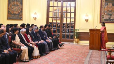 Photo of भारतीय लेखा और अन्य सेवाओं के प्रशिक्षु अधिकारियों ने राष्ट्रपति से की मुलाकात