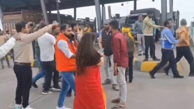 Photo of सोनभद्र टोल प्लाजा पर महिला अधिवक्ता से मारपीट में दो गिरफ्तार