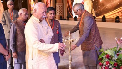 Photo of भारत की सांस्कृतिक एकात्मता, सामाजिक समरसता में दादागुरु परंपरा का अतुलनीय योगदान: भागवत