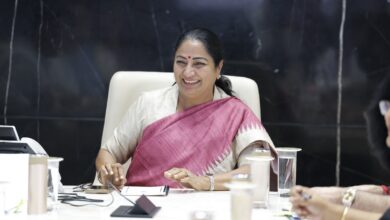 Photo of ‘शीश महल’ की ‘शाही’ दुनिया सामने आने पर दिल्ली की मुख्यमंत्री ने केजरीवाल को घेरा