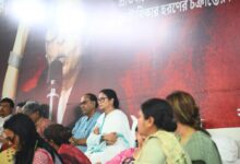Photo of ममता का भाजपा पर हमला- बंगाल कमजोर किया तो दिल्ली सरकार गिरा देंगे
