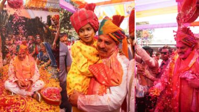 Photo of मुख्यमंत्री निवास में रंगों और फूलों की होली, डॉ. मोहन यादव ने कार्यकर्ताओं और आमजन के साथ मनाया उत्सव