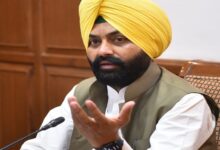 Photo of अमृतसर में रंधावा आत्महत्या प्रकरण पर रातभर हंगामा, पूर्वमंत्री भुल्लर, पिता, निजी सचिव के खिलाफ मामला दर्ज