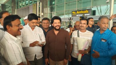 Photo of दुबई में फंसे कर्नाटक के 50 लोग सुरक्षित बेंगलुरु पहुंचे, विधायक नागेंद्र ने कराई विशेष विमान की व्यवस्था