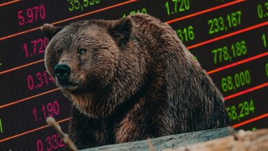 Photo of शुरुआती कारोबार में शेयर बाजार में बड़ी गिरावट, सेंसेक्स और निफ्टी लुढ़के