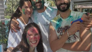 Photo of कैटरीना कैफ ने पति विक्की कौशल संग मनाई होली, तस्वीरें सोशल मीडिया पर साझा की