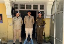 Photo of धोखाधड़ी के दो मामलों में नगरोटा पुलिस ने एक आरोपी को किया गिरफ्तार, दूसरे में वाहन बरामद