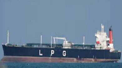 Photo of हॉर्मुज का चक्रव्यूह चीरकर मुंद्रा पोर्ट पहुंचा भारतीय जहाज शिवालिक, अब दूर होगा रसोई गैस का संकट