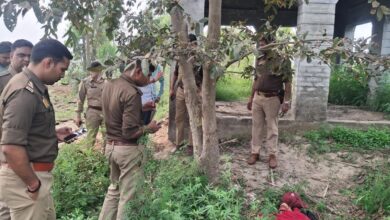 Photo of अवैध संबंधों के शक में पत्नी की पीट-पीटकर हत्या, श्मशान में फेंका शव