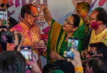 Photo of मध्य प्रदेश में धूमधाम से मना होली का त्योहार, विदेशी मेहमान भी फागुन के रंग में रंगे