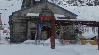 Photo of भारी बर्फबारी के बीच केदारनाथ धाम में सुरक्षा कड़ी, शून्य से नीचे तापमान में मुस्तैद जवान