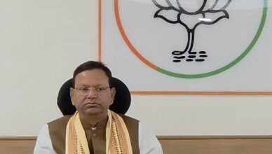 Photo of पंकज चौधरी का सपा पर तीखा प्रहार: अखिलेश की नारी सम्मान योजना केवल चुनावी छलावा, गुंडाराज को नहीं भूलीं बहन-बेटियां