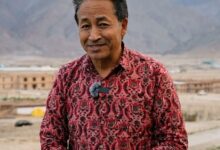 Photo of रिहाई के बाद सोनम वांगचुक पहुंचे लेह, लद्दाख मुद्दे पर की बातचीत की मांग