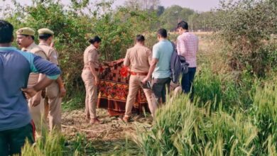 Photo of 11 साल की बच्ची के साथ दरिंदगी, पड़ोसी ने दुष्कर्म के बाद की हत्या, शव को खेत मे गाड़ा