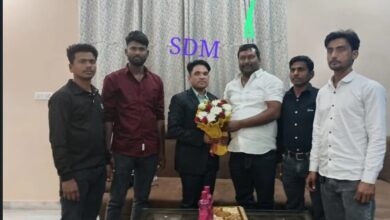 Photo of ‘वो गोवा ले जा रहे थे मुझे बेचने..’, फर्जी IAS दूल्हे ने गोरखपुर में की तीसरी शादी, पत्नी को बेचने की थी तैयारी