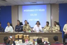 Photo of हैदराबाद में क्यूनेट रैकेट का भंडाफोड़ : 11 महिलाओं सहित 32 लोग गिरफ्तार, करोड़ों की ठगी उजागर