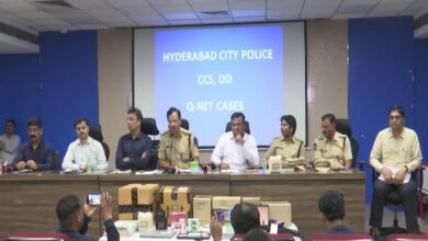 Photo of हैदराबाद में क्यूनेट रैकेट का भंडाफोड़ : 11 महिलाओं सहित 32 लोग गिरफ्तार, करोड़ों की ठगी उजागर