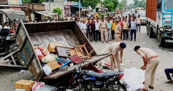 Photo of Haridwar : धनौरी में सड़क दुर्घटना… ट्रैक्टर-ट्रॉली से टकराई बाइक, महिला की मौके पर मौत, चालक गंभीर रूप से घायल
