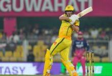 Photo of एमएस धोनी की गैरमौजूदगी में बिखरी सीएसके, ओवर्टन बने अकेले योद्धा