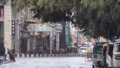 Photo of कोल्ड मार्च : यूपी में भारी बारिश, लखनऊ में ओलावृष्टि, उन्नाव में बिजली गिरने से दो लोगों की मौत; 27 जिलों में अलर्ट