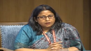 Photo of देश में 60 दिनों के कच्चा तेल का भंडार मौजूद, आठ राज्यों को कमर्शियल एलपीजी कोटा १० फीसदी बढ़ा