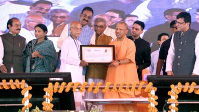 Photo of बांग्लादेश से विस्थापित 331 हिंदू परिवारों को लखीमपुर खीरी में मुख्यमंत्री योगी ने वितरित किए भूमिधरी अधिकार पत्र