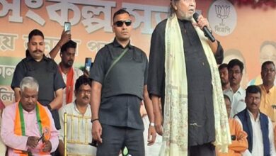 Photo of मिथुन चक्रवर्ती ने तृणमूल पर साधा निशाना, कहा-लोगों को सिर्फ भत्तों के सहारे रखा जा रहा है