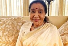 Photo of आशा भोसले की तबीयत बिगड़ी, कार्डिएक अरेस्ट के बाद अस्पताल में भर्ती