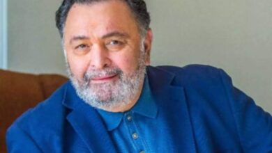 Photo of बॉलीवुड के लोकप्रिय अभिनेता ऋषि कपूर की पुण्यतिथि पर उनसे जुड़ी ख़ास बातें 