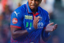 Photo of तेज गेंदबाज लुंगी एनगिडी की चोट के बाद की पहली प्रतिक्रिया, बोले-सब ठीक