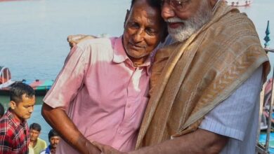 Photo of प्रधानमंत्री मोदी को नाव में घुमाने वाले नाविकों ने सुनाया अनुभव, बोले- सपने जैसा पल, साथ रहने का दिया संदेश